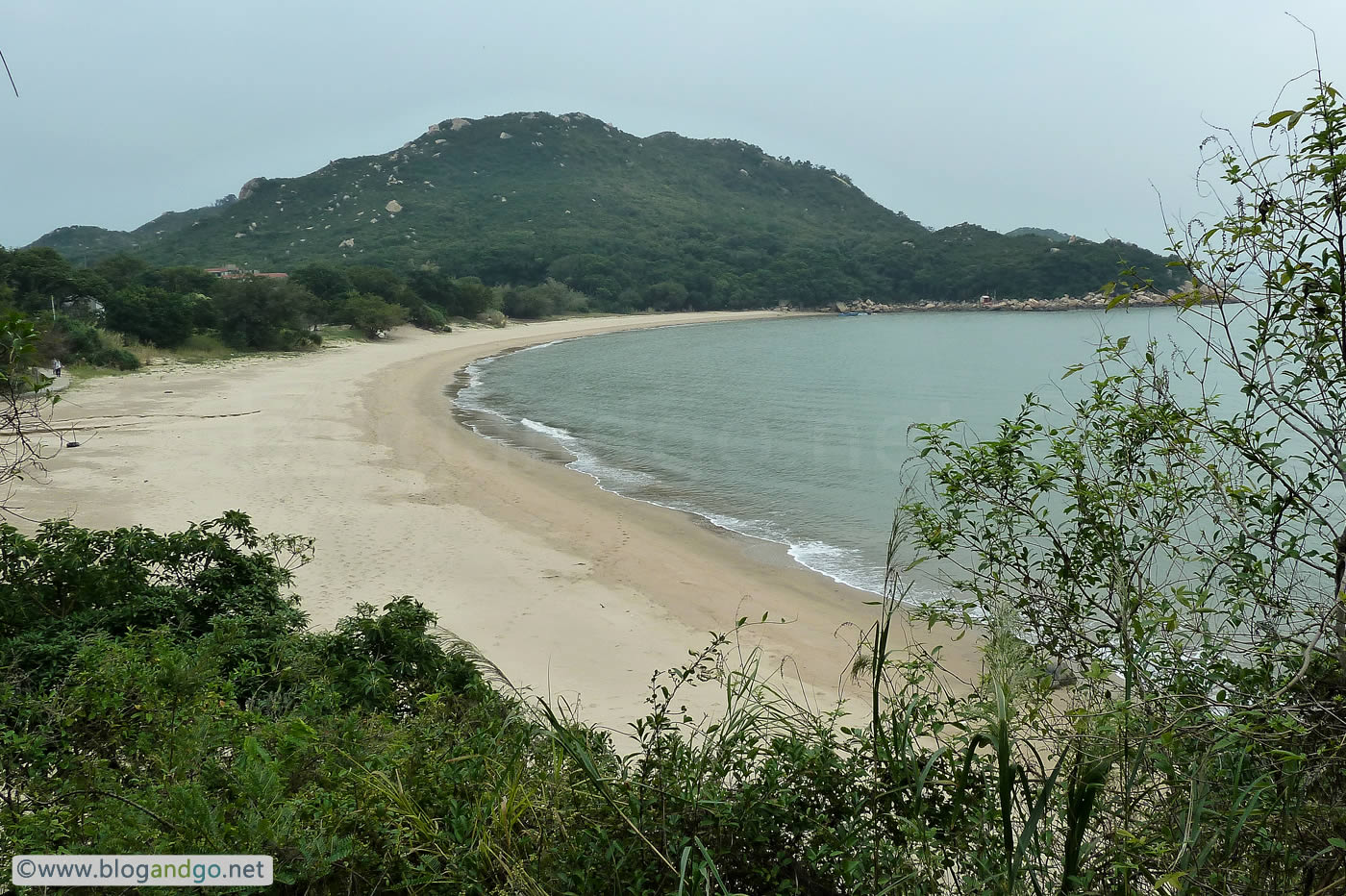 Lantau Trail 7 - Beach at Fan Lau Sai bay